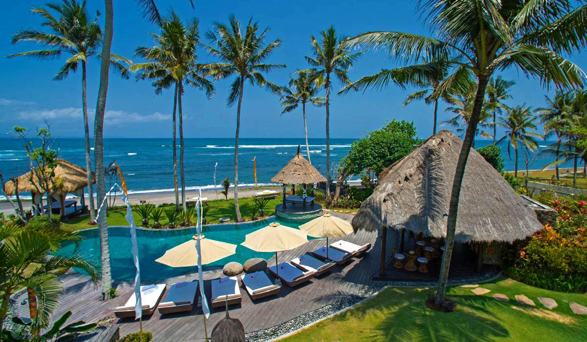 Best Luxury Beachfront Villas To Rent In Bali The Private World Villas Homes Rental