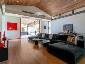 VillaEssenza_20_MediaRoom