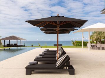 VillaEssenza_23_Poolside