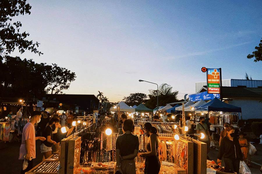 Nightlife in Phuket: Chase the Sunset and Match the Evening Vibes