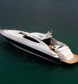 yachts-boats-august-moon-phuket2